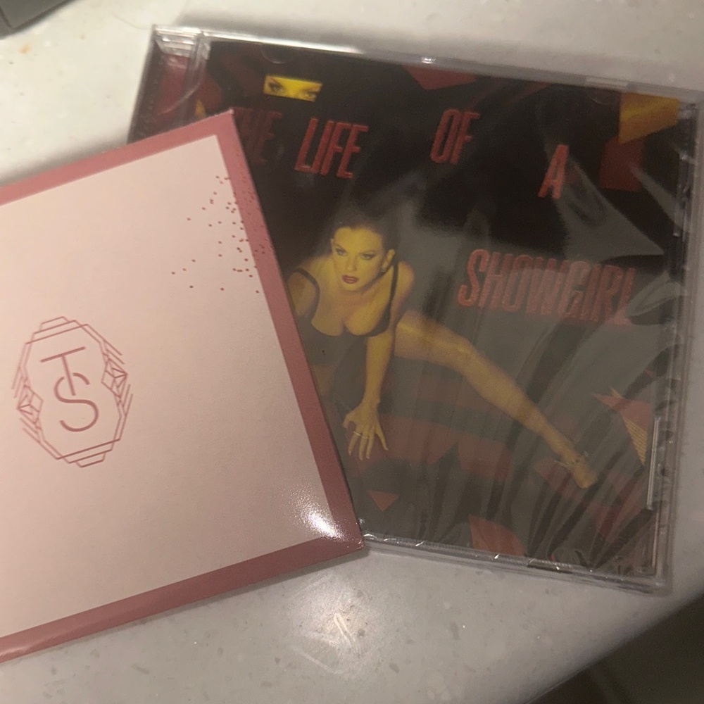 Taylor Swift The Life of a Showgirl CD